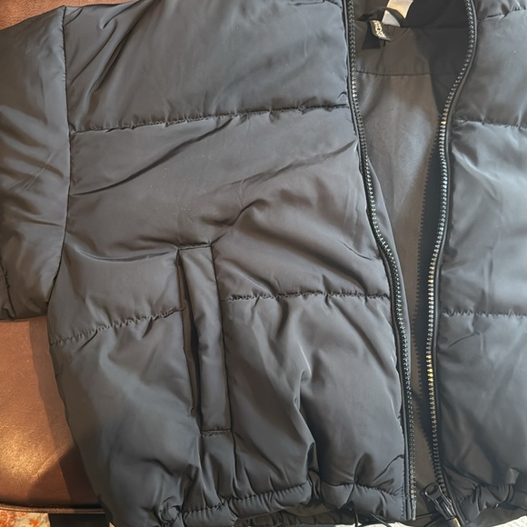 H&M | Divided | Large | Black| 100% Polyester | Winter Jacket - Picture 4 of 8